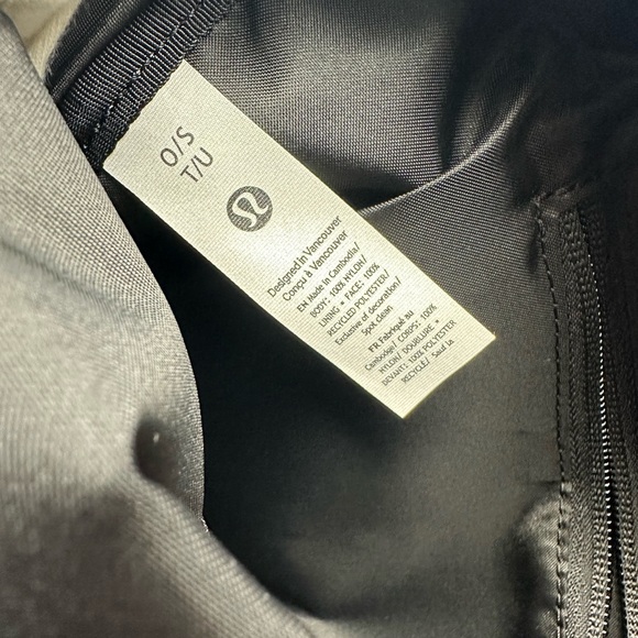 NWOT Lululemon All night Bag Black - Picture 8 of 17